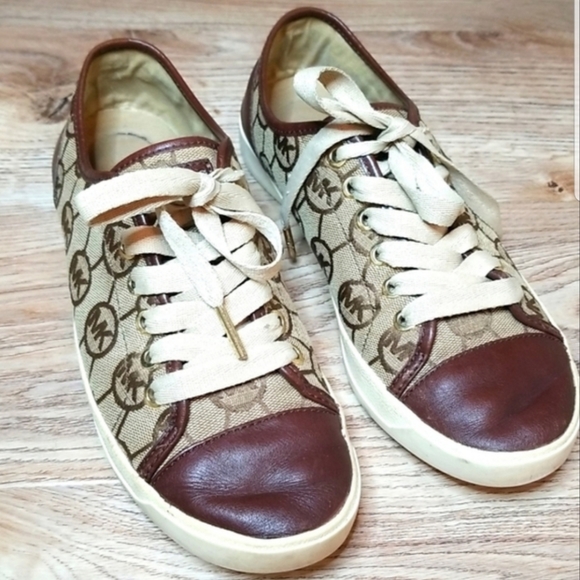 Michael Kors Shoes - Michael Kors Brown Tan Womens Shoes Size 6.5M